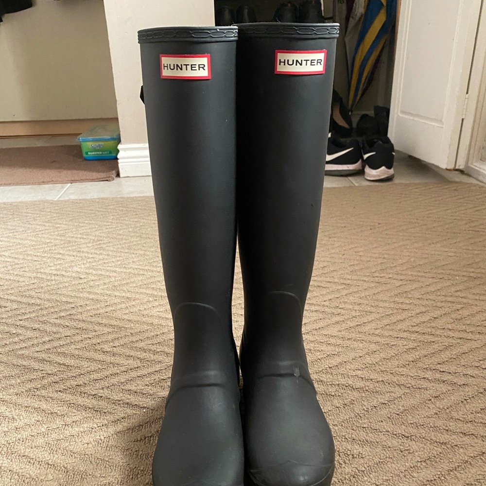 Hunter Boots Size 8!